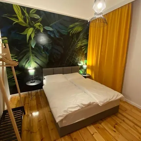 Stylowy Apartament Tuz Przy Rynku Ostrow Wielkopolski Exterior photo