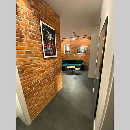 Stylowy Apartament Tuz Przy Rynku Ostrow Wielkopolski Exterior photo